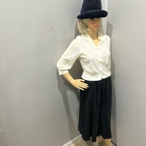 Vintage Adrienne Vittadini Navy Blue Pleated Flare Skirt. Size M